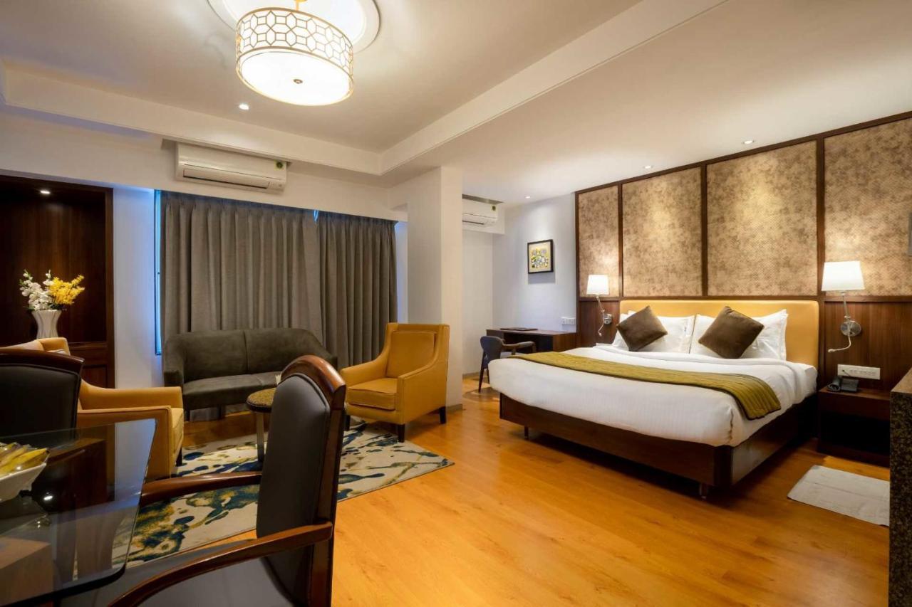Hotel Western Court Boisar Buitenkant foto