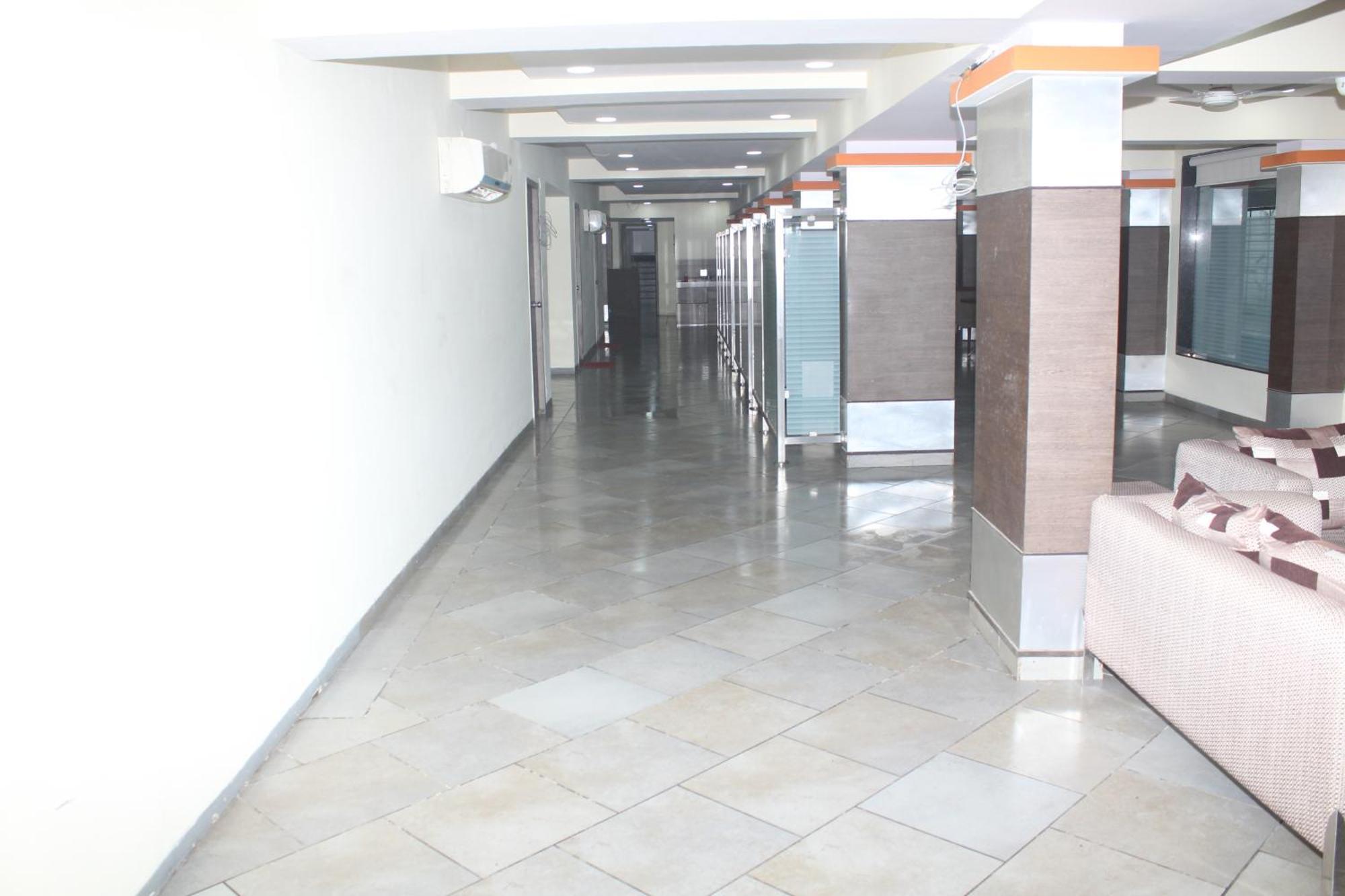Hotel Western Court Boisar Buitenkant foto
