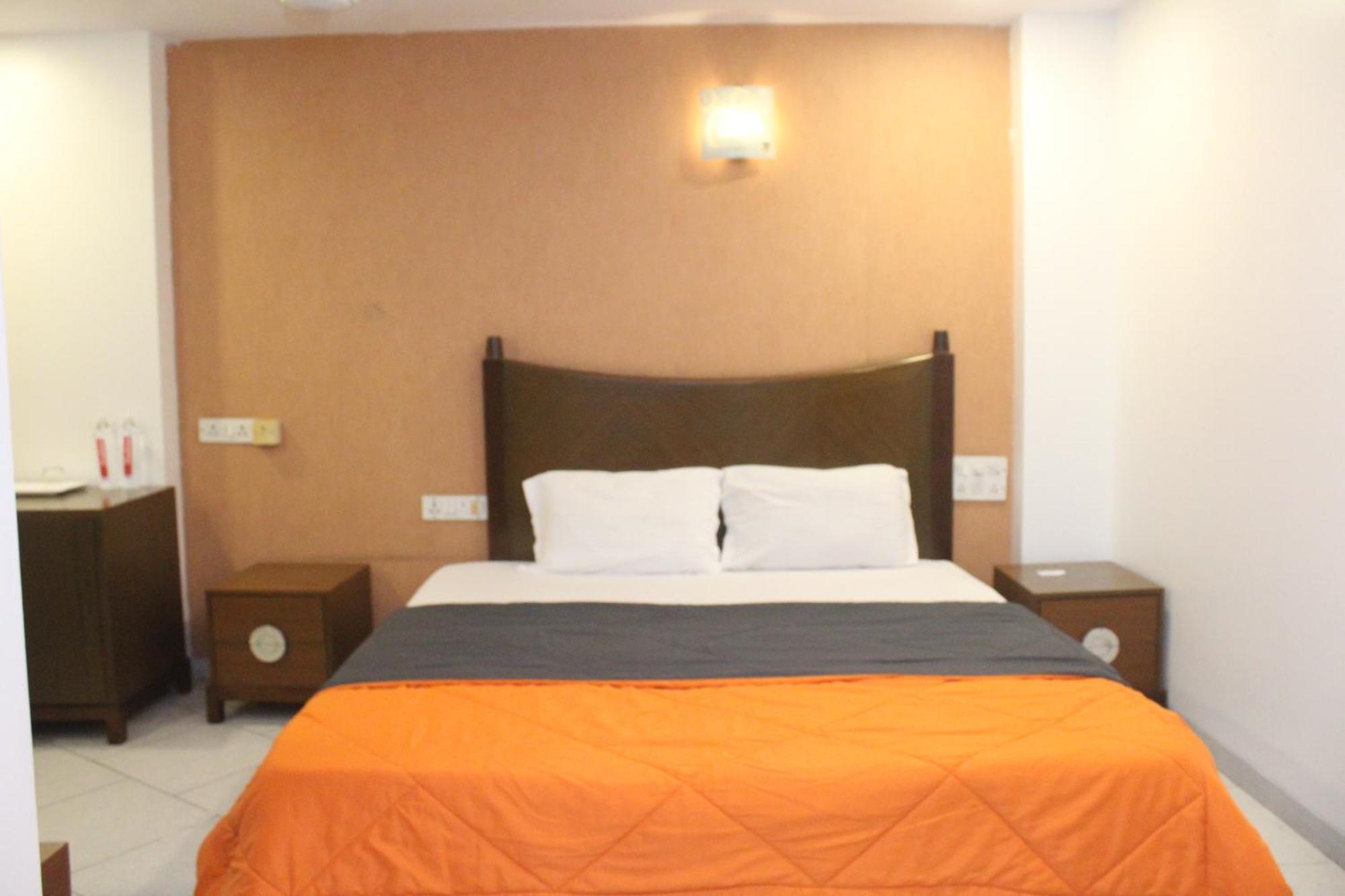 Hotel Western Court Boisar Buitenkant foto